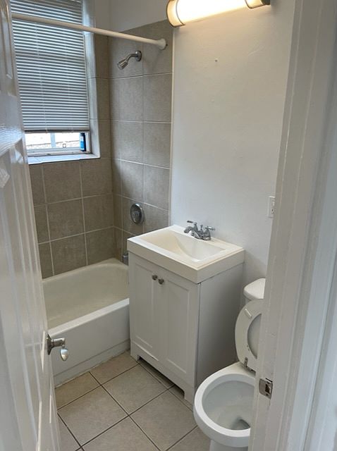 2nd image of 6930 S Green St Unit 2S