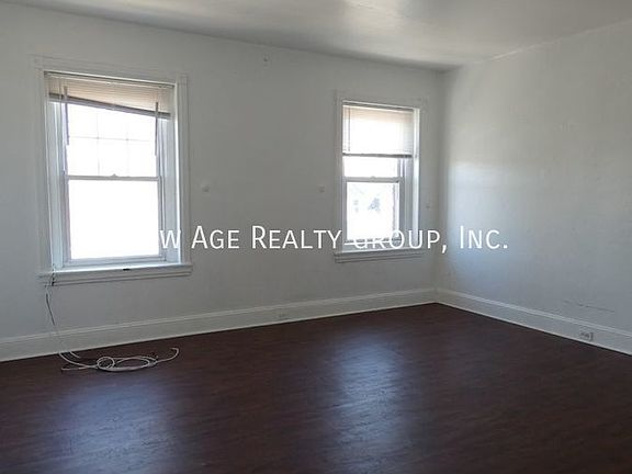 3rd image of 622 N 32nd St #3