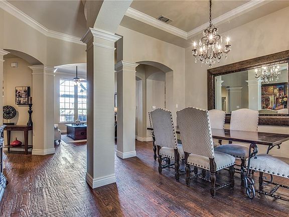 4th image of 2028 Whitney Ln