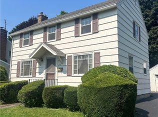 285 Rhinecliff Dr, Rochester, NY 14618