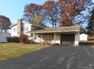 52 Daunton Dr, Rochester, NY 14624