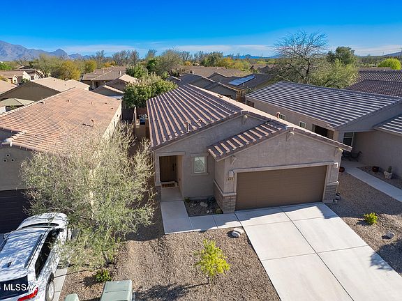 2nd image of 892 E Bottomlands Ln