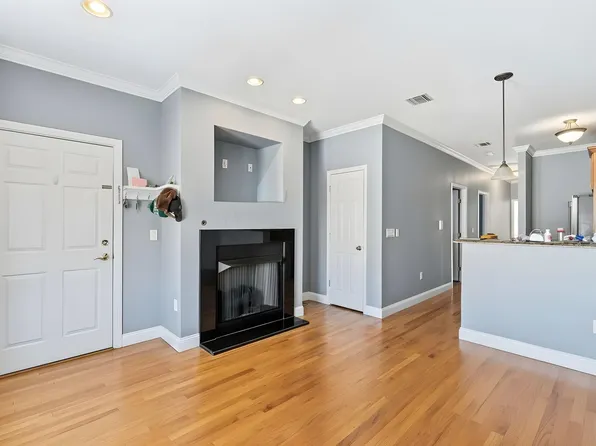 437 2nd Street image 1 of 14