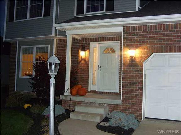 3rd image of 1383 Evergreen Dr