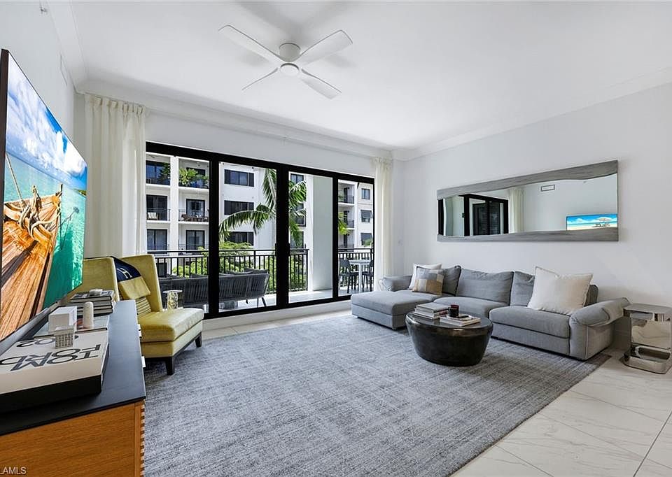 1st image of 1135 3rd AVE S #303