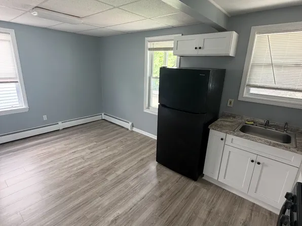 654 3rd St #1, Fall River, MA 02721