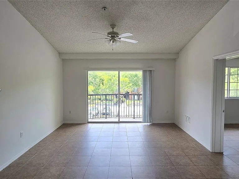 4149 N Haverhill Rd #1619 — Photo 3