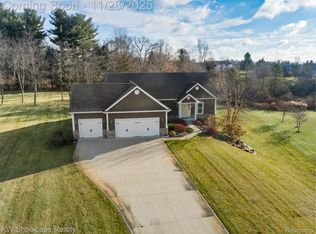 2434 Collendale, Walled Lake, MI 48382