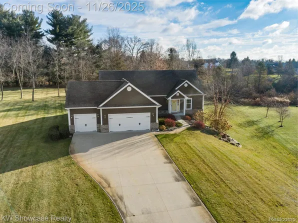 2434 Collendale, Walled Lake, MI 48382