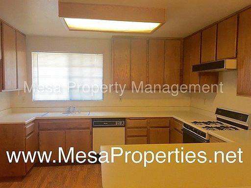 5th image of 16258 Jasmine St