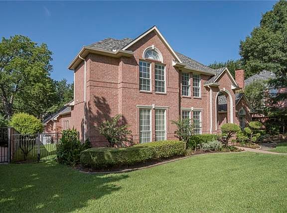 3rd image of 837 Blue Jay Ln