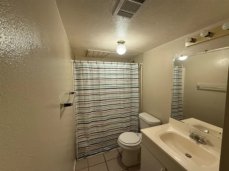 4714 Oleander St #D — Photo 9