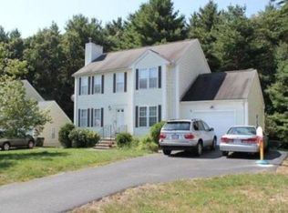 19 Carryville Xing, Bellingham, MA 02019