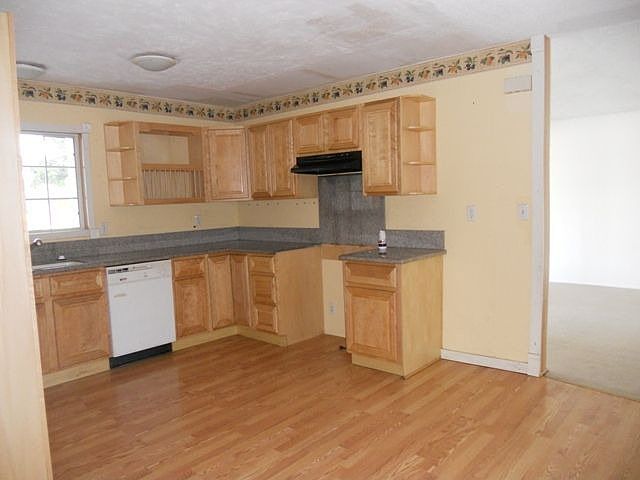 2nd image of 18608 Villa Clara St