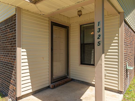 4th image of 1325 Edenfield Dr