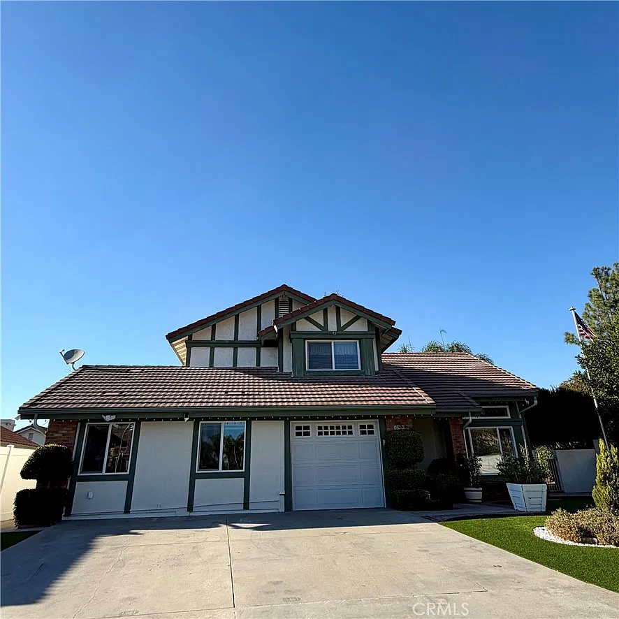 4 bed, 2079 sqft, $3,500 — Photo 1