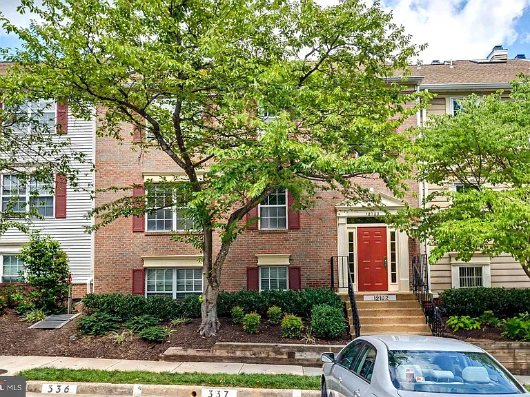 12102 Green Leaf Ct #201 — Photo 1