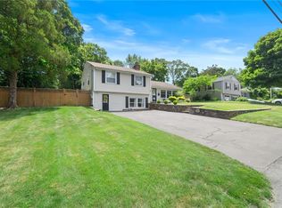 44 Shenandoah Rd, Warwick, RI 02886