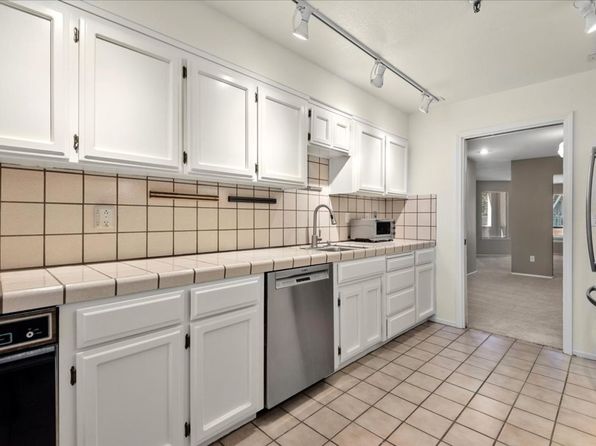 365 Forest Ave APT 2A