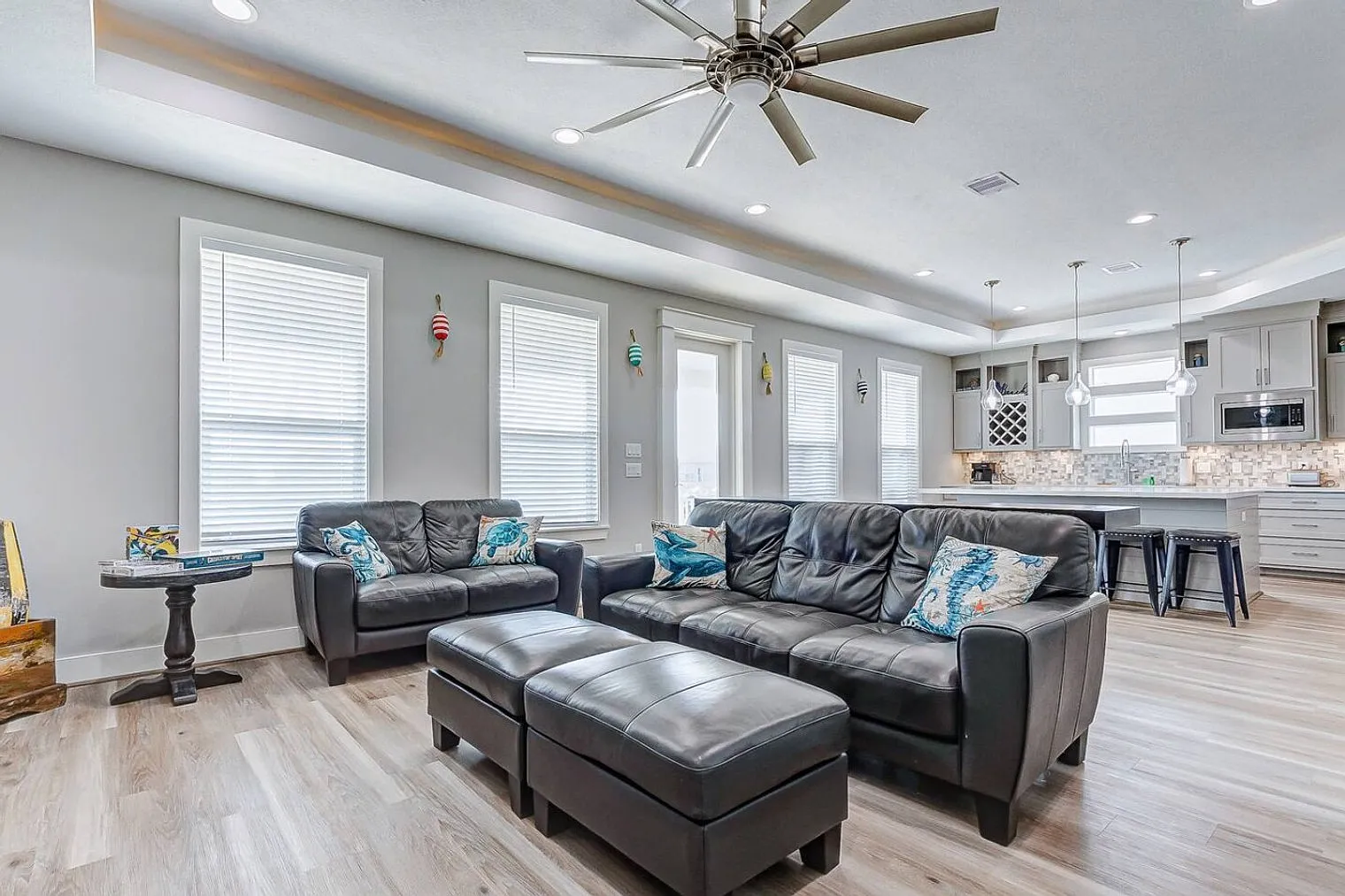 4 bed, 2.0 bath, $9,563 — Photo 1