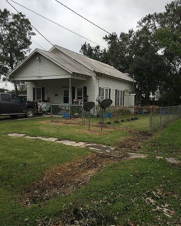 1st image of 914 S Avenue G