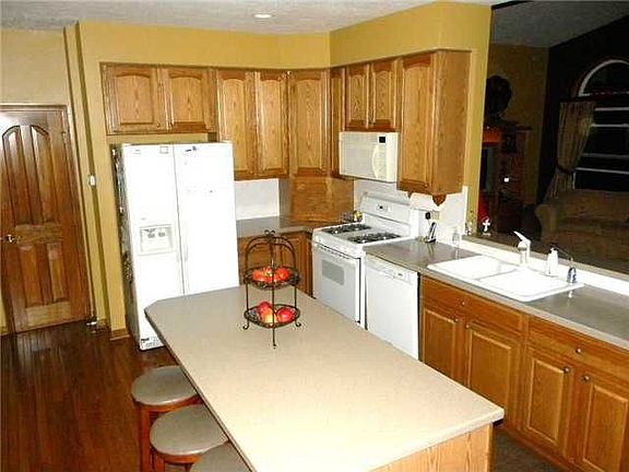4th image of 10599 Stoneham Dr