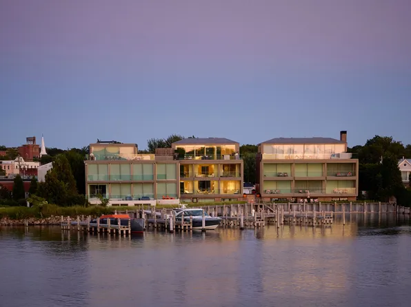 2 W Water St #B, Sag Harbor, NY 11963