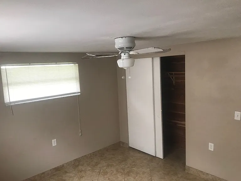 5906 Elkhorn Blvd — Photo 8