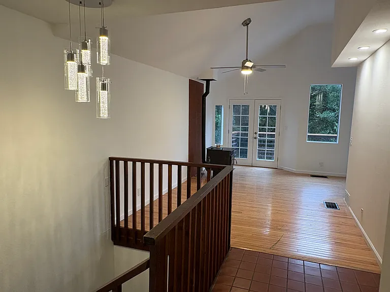 2820 London Rd — Photo 2
