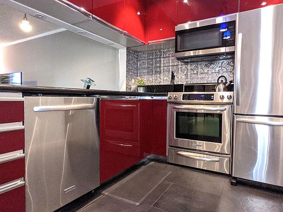 2nd image of 615 NE 12th Ave APT 306