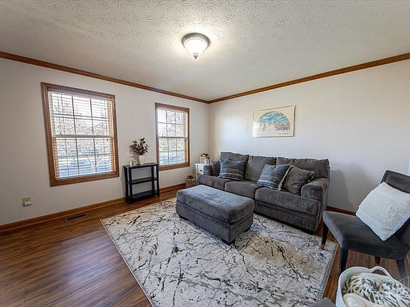 3rd image of 5785 Dakota Ct