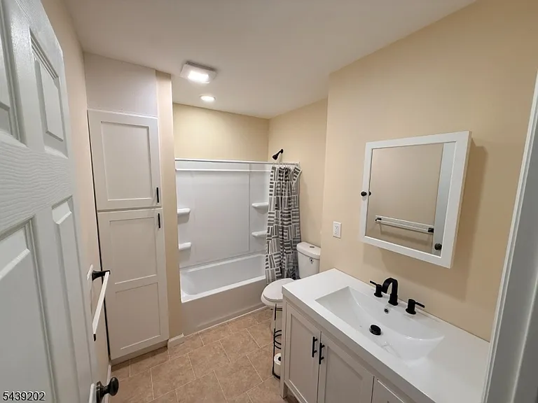 48 Ringwood Ave #B — Photo 15