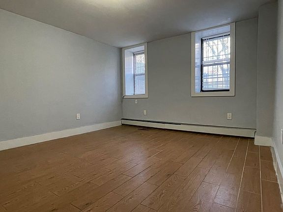 4th image of 90 Weirfield St Floor 1