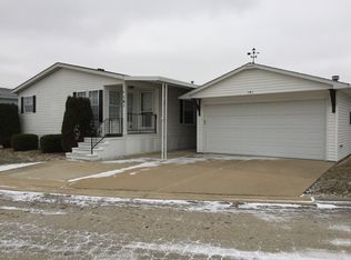 141 Vermont Dr, Manteno, IL 60950