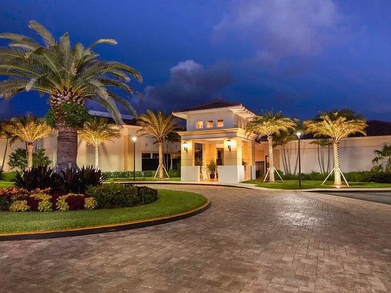 6700 Fox Hollow Dr — Photo 40