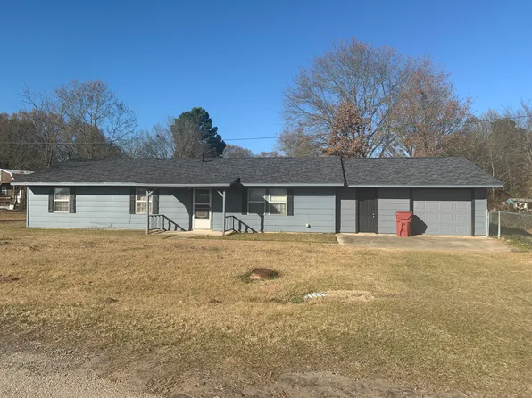 304 6th St SW, Bogata, TX 75417