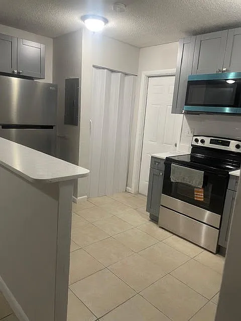2 bed, 1.0 bath, 1000 sqft, $1,825 — Photo 4