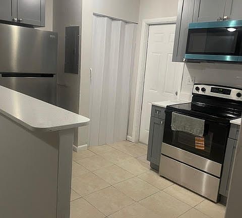 4th image of 322 SW 2nd St APT 3