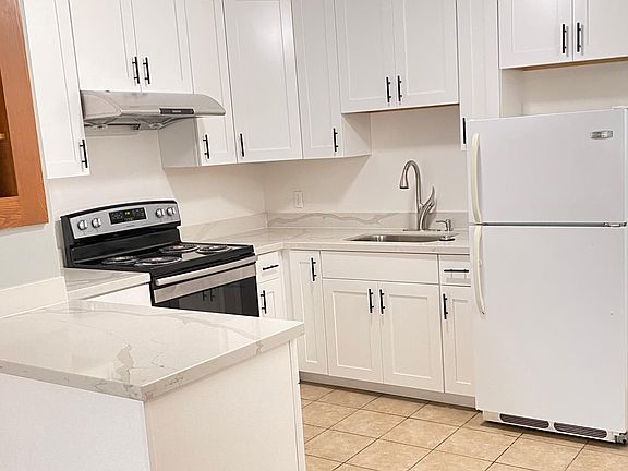 5th image of 4932 Anza St #4
