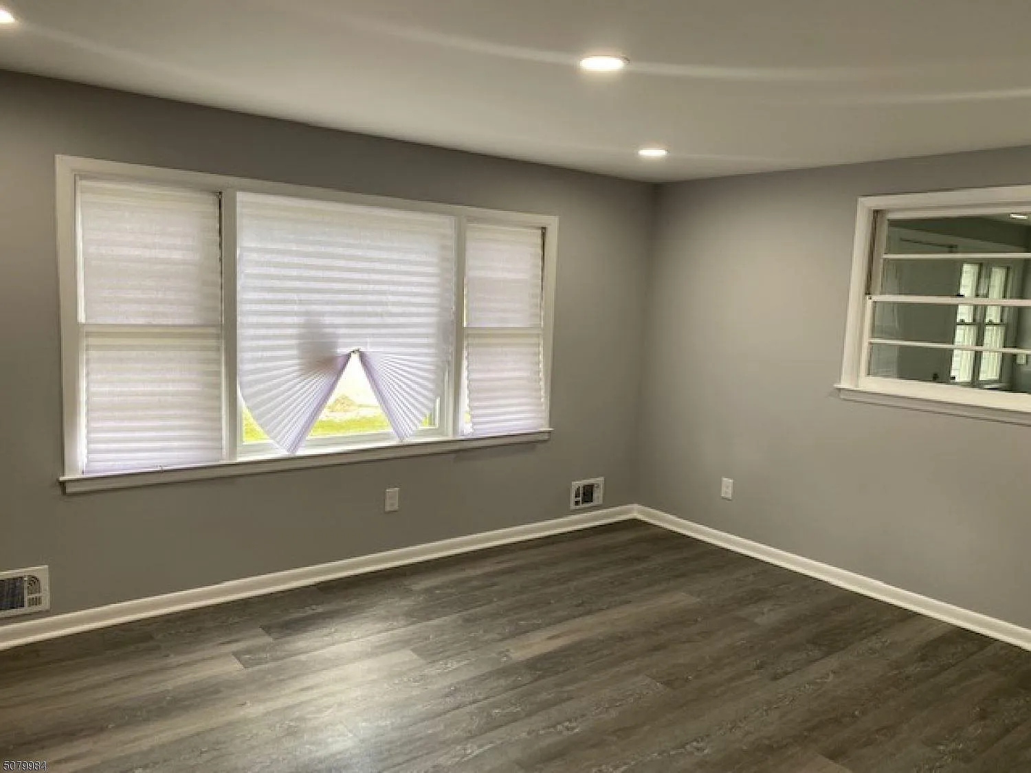 3 bed, 1426 sqft, $4,100 — Photo 3