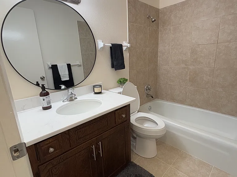 2727 S Sterling Ave #G — Photo 11