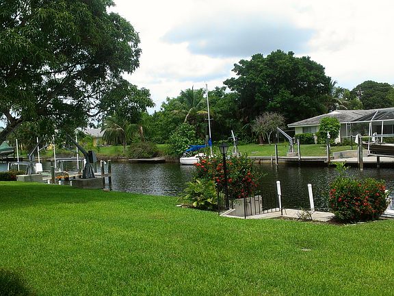 Dock on direct access canal