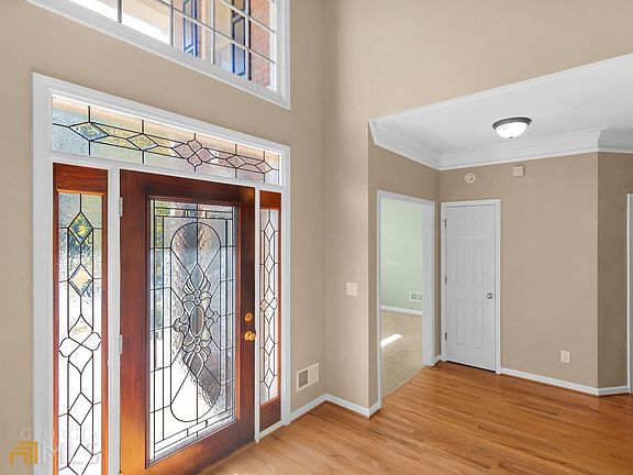 3rd image of 265 Millhaven Lndg