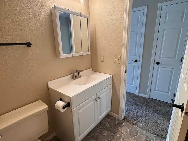 4002 Lakeview Dr #1 — Photo 9