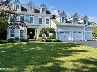 7935 Rockridge Dr, Maumee, OH 43537