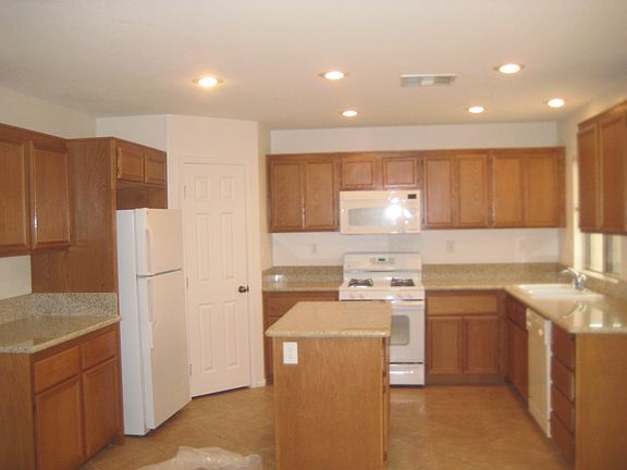 4th image of 10055 Canyon Hills Ave