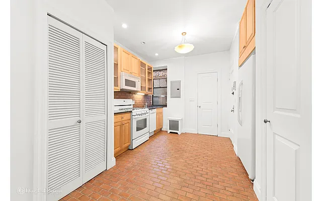 Sold by Douglas Elliman | media 2