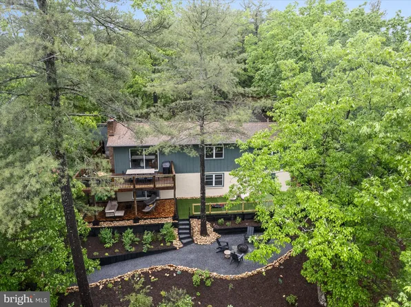 209 Hogan Dr, Basye, VA 22810