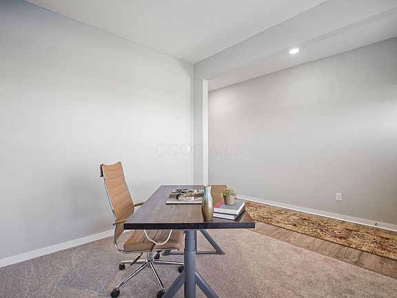 5th image of 948 Caroline Dr