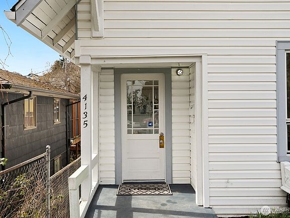 3rd image of 4135 36th Ave SW